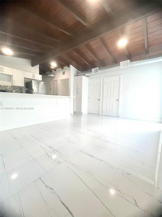 Foto del edificio - 1776 NE 178th St