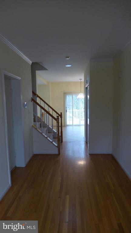 Foto del edificio - 10008 Manor Pl