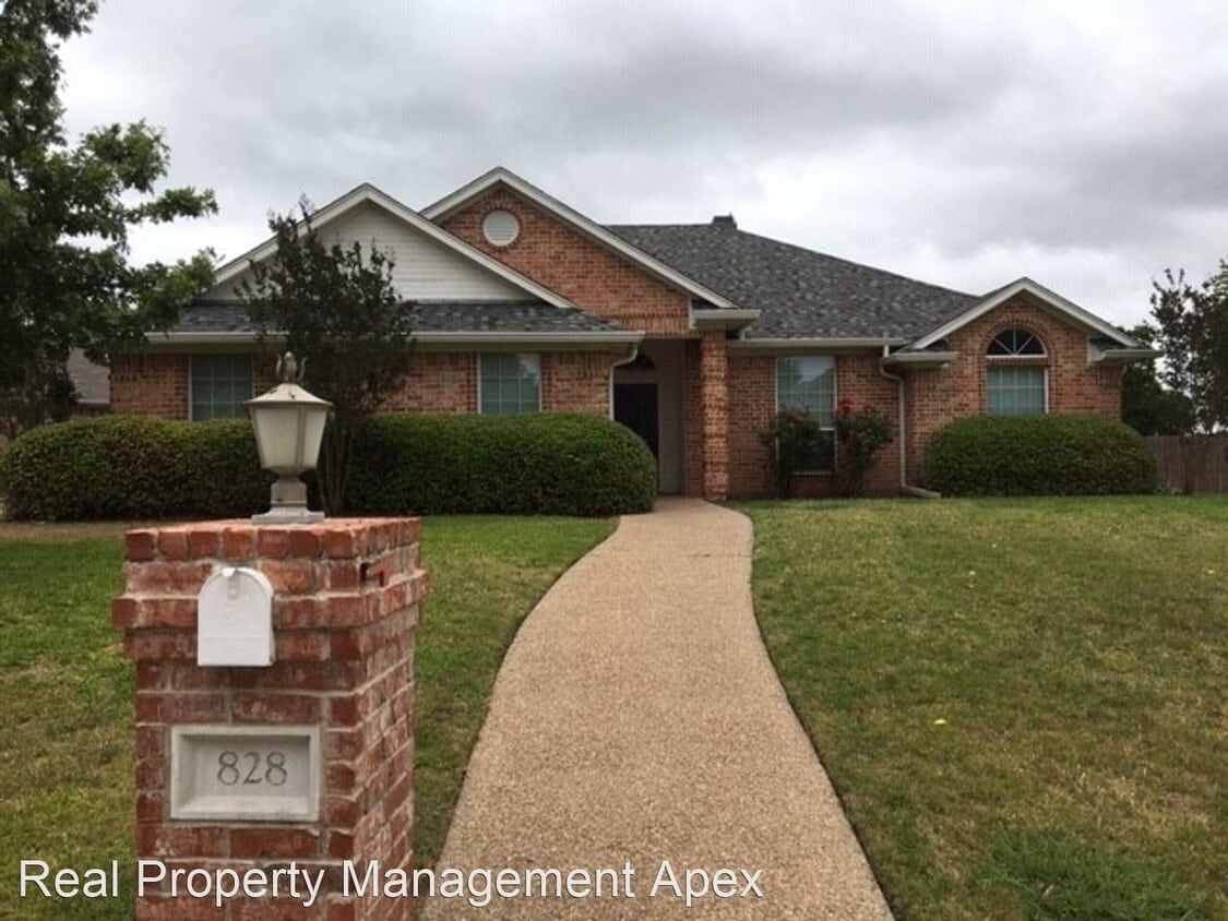 Primary Photo - 3 br, 2 bath House - 828 Cheyenne Trl