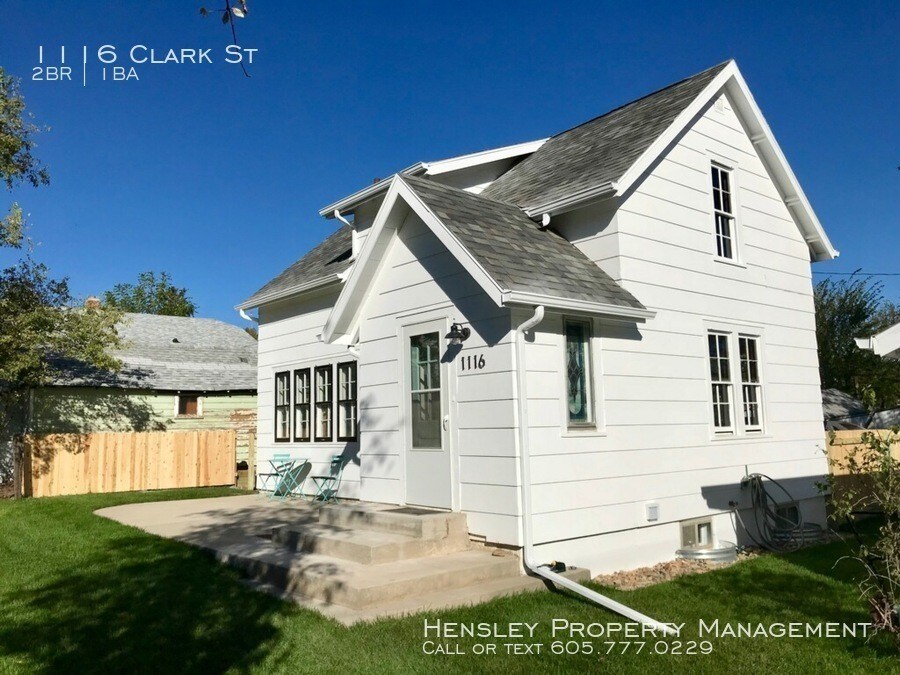 Foto principal - 1116 Clark St