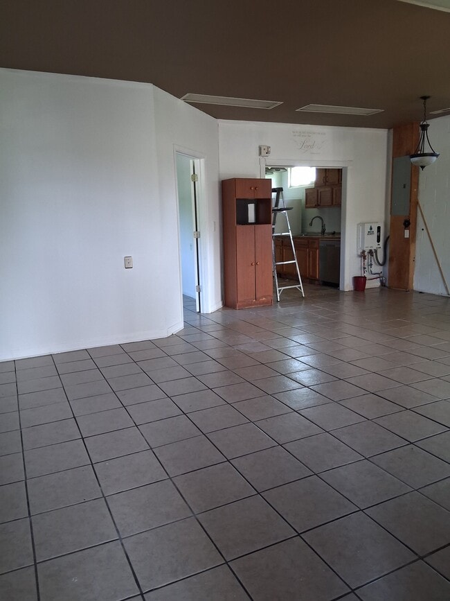 Building Photo - 3256 Irvine Rd