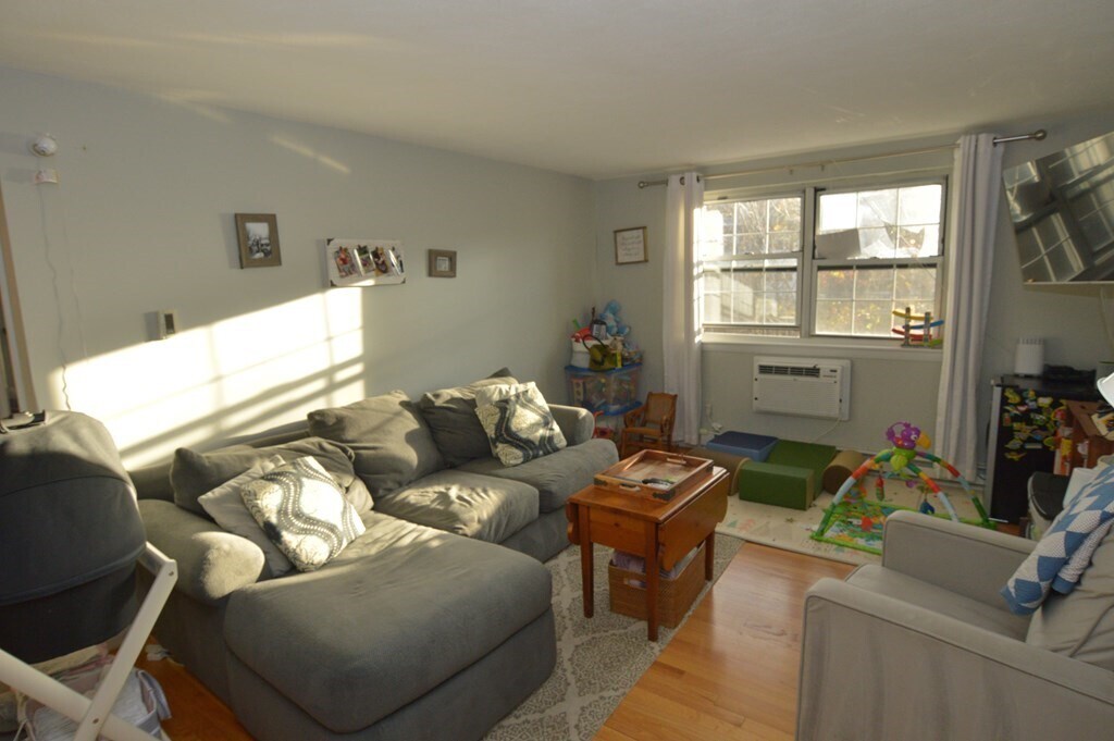 7 Colonial Village Dr Unit 10, Arlington, MA 02474 Condo for Rent in