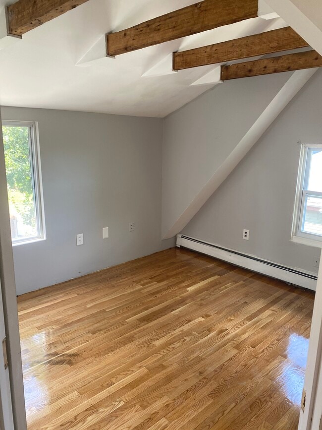 Building Photo - 136 Campbell Ave