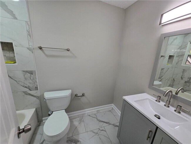 Foto del edificio - 707 Hanover Ln SE