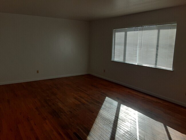 Building Photo - Rickey-PM-018-0023-5015