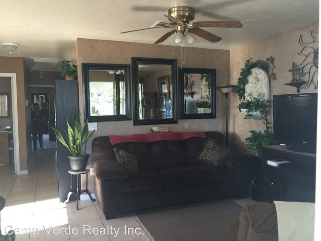 Foto del edificio - 3 br, 2 bath House - 139 W. Head St.