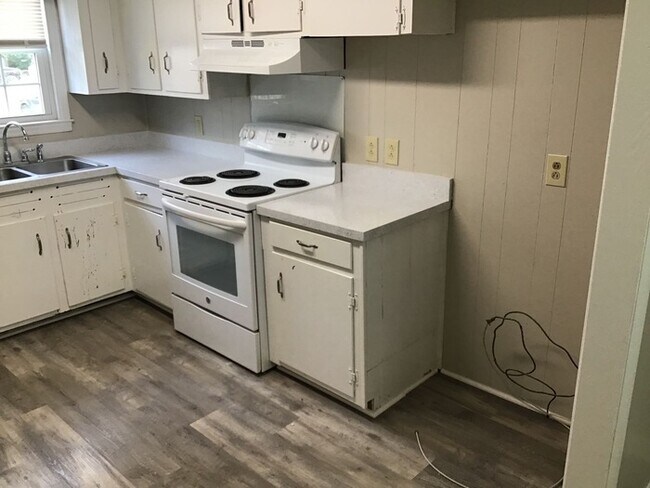 Building Photo - 520 Atterbury Dr