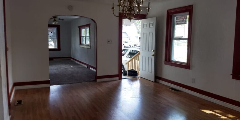 Primary Photo - 25 Lewis St