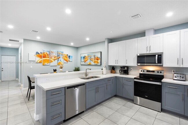 Foto del edificio - 817-819 NW 1st Ave
