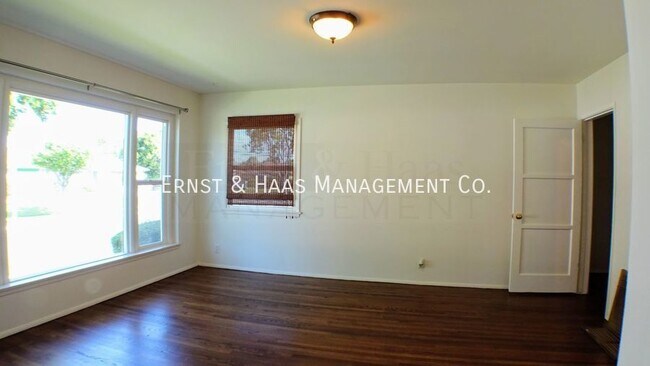 Building Photo - Beautiful 3 bedroom Home in Prime Lakewood...
