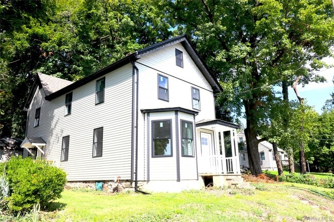 Building Photo - 375 NY-304