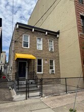Building Photo - 183 Webster Ave