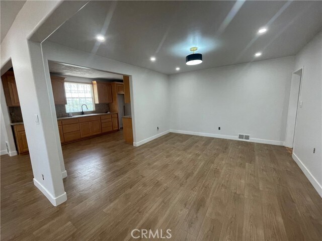 Foto del edificio - 408 E Elm St