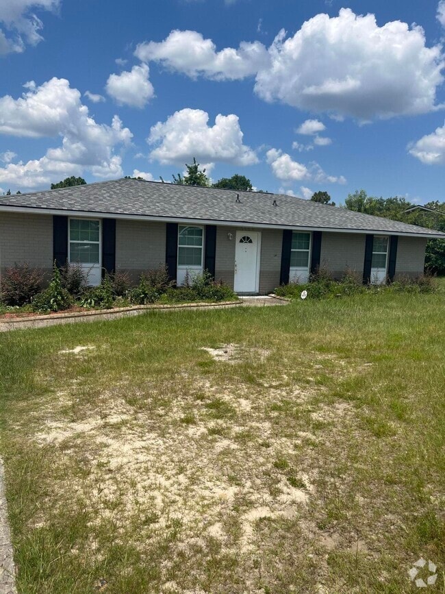 Building Photo - 2529 Kensington Dr N