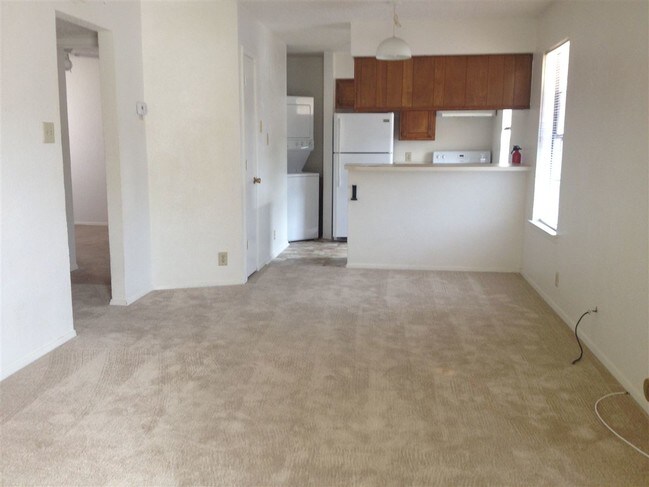 Foto del edificio - 2 br, 1.5 bath  - 2225 Stella St