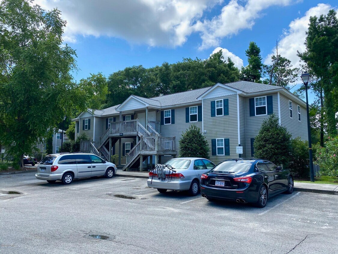 5136 Greenville Loop Rd Unit D, Wilmington, NC 28409 Condo for Rent