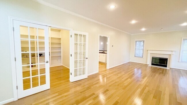 Building Photo - 171 Bishops Forest Dr