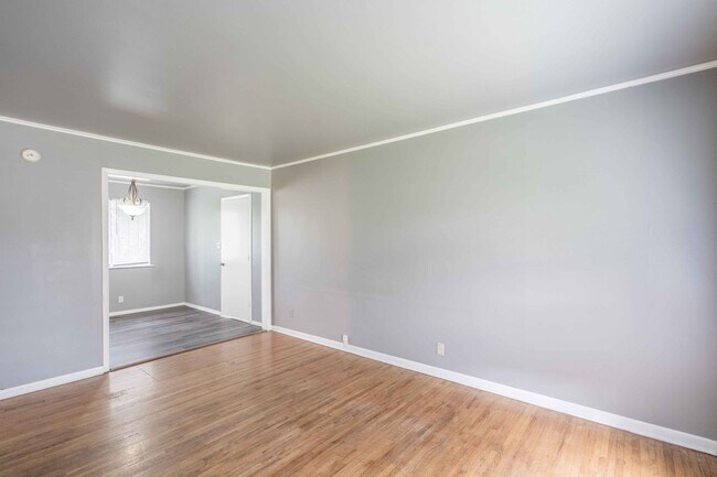 Foto del edificio - 3 bed/1 bath!