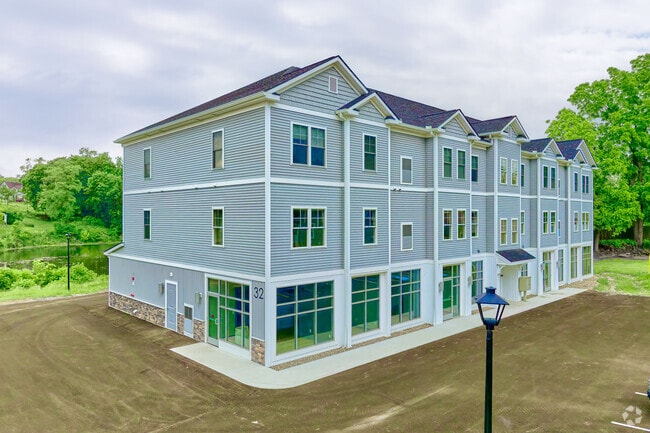Building Photo - Black Creek Commons