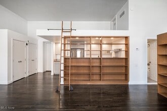 Building Photo - 2043 Random Rd