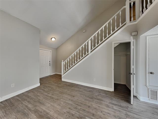 Foto del edificio - 1506 Briarpath Ln