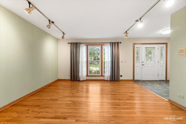Building Photo - 920 Fairfax Ct