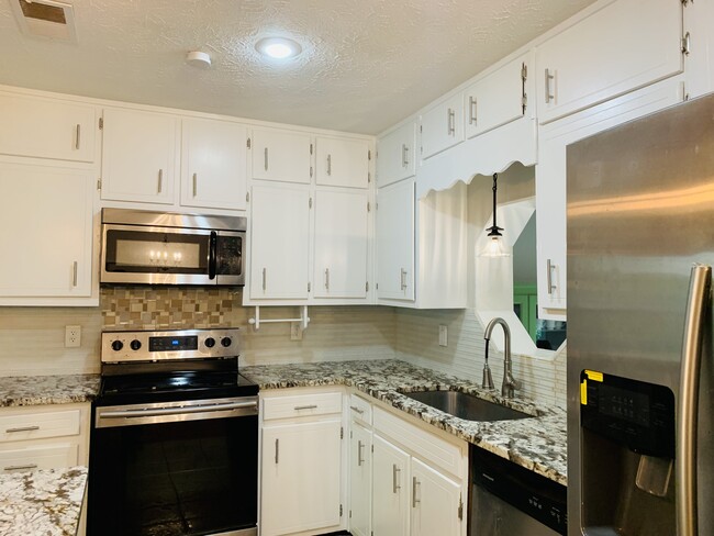Kitchen - 955 Camp Creek Dr SW