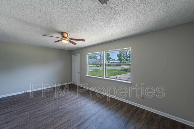 Foto del edificio - 890 Hibiscus St