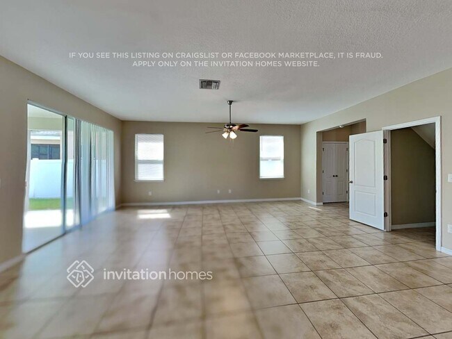 Foto del edificio - 11618 Warren Oaks Pl