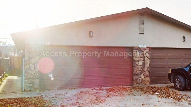 Foto del edificio - 709 2nd St