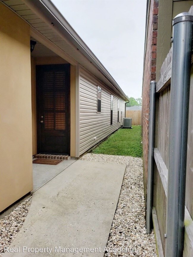 Building Photo - 3 br, 2 bath House - 332 Chimney Rock