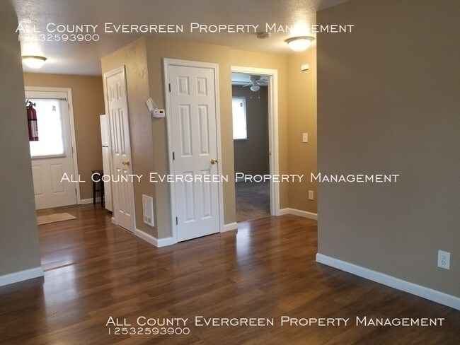 Foto del edificio - 1517 E 38th St