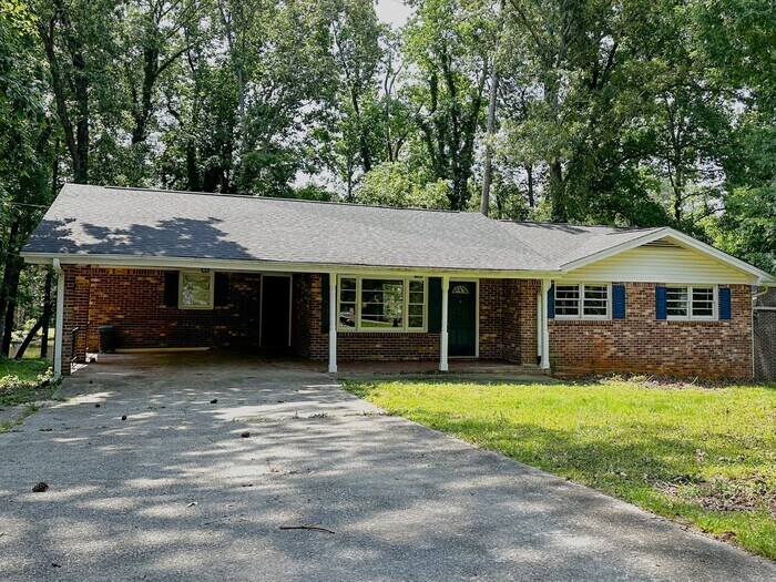 Primary Photo - Quiet Lakefront Home