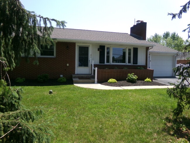 Building Photo - 2052 Miller Rd