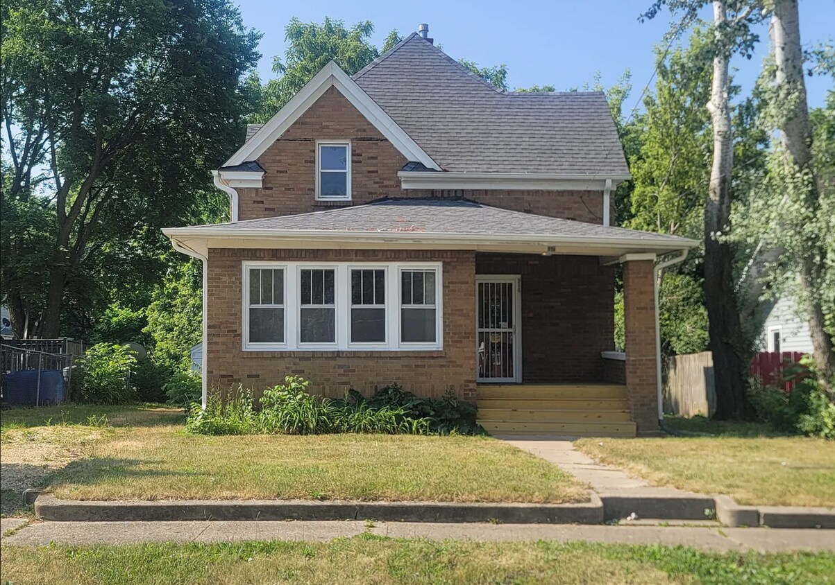 916 Montague St, Rockford, IL 61102 House Rental in Rockford, IL