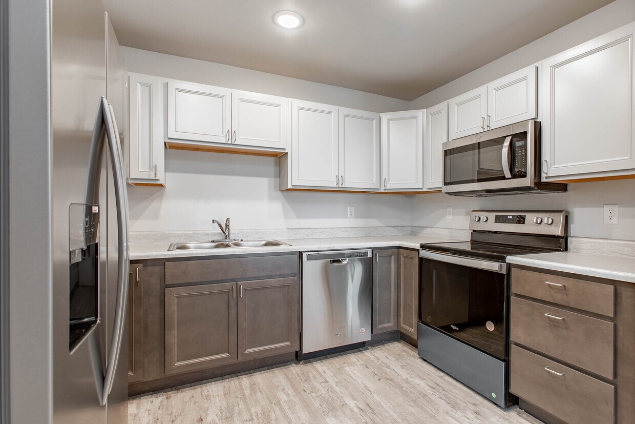 Moonlight Apartment Complex - 1050 Valley Dr Rapid City, SD 57703 ...