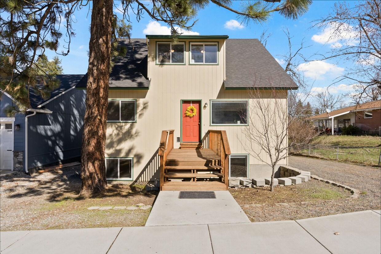 Foto principal - 3519 E 25th Ave