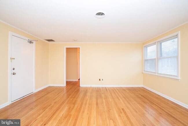 Foto del edificio - 15 Cranbury Rd