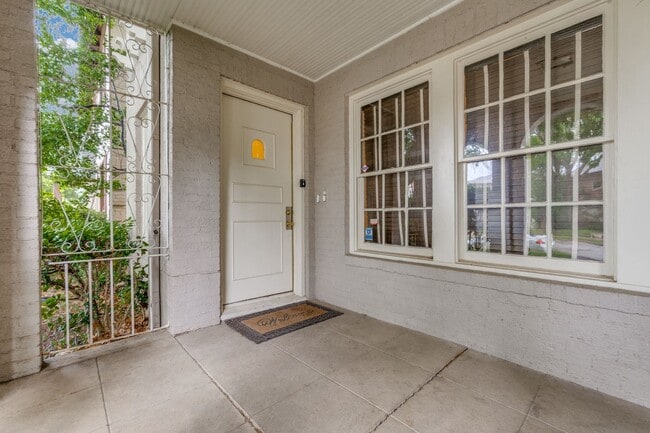 Foto del edificio - Hawthorne Duplex and Back House