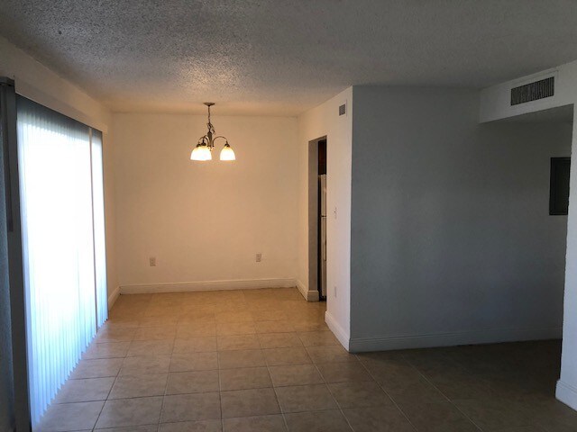 Building Photo - 4725 S Texas Ave
