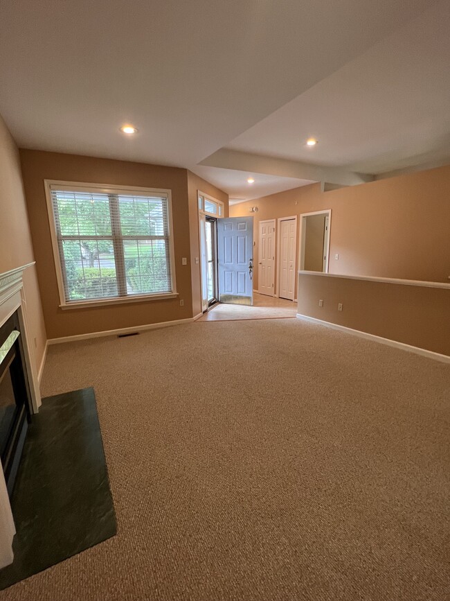 Building Photo - 981 Pintail Ln