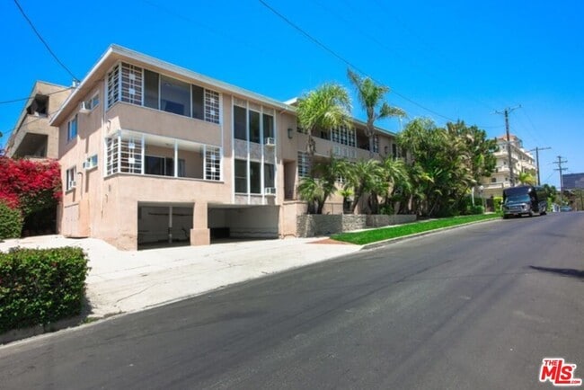 Building Photo - 10561 Missouri Ave