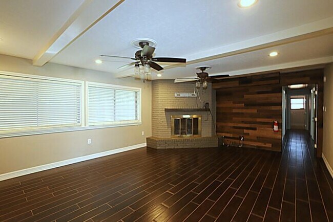 Building Photo - 9214 Cadawac Rd