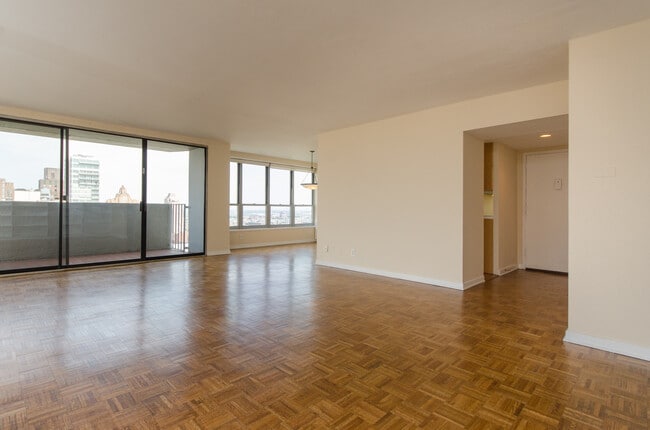 Building Photo - 224 Rittenhouse W Sq