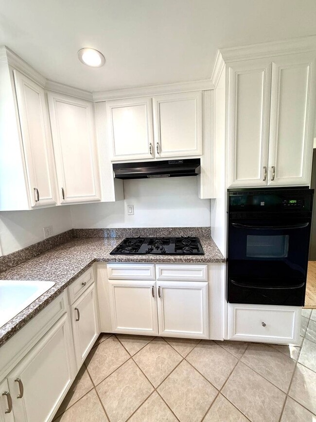 Building Photo - 22051 San Miguel St