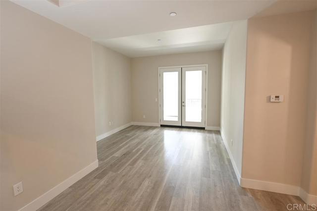 Building Photo - 3275 Fifth Ave