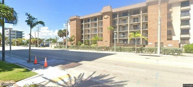 Foto del edificio - 3200 N Ocean Dr