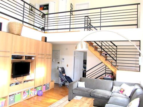 Building Photo - 456 W 68th St