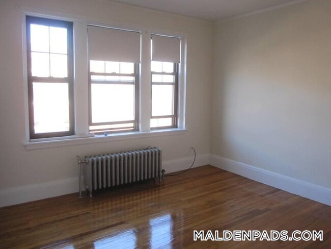 Foto del edificio - 349 Pleasant St