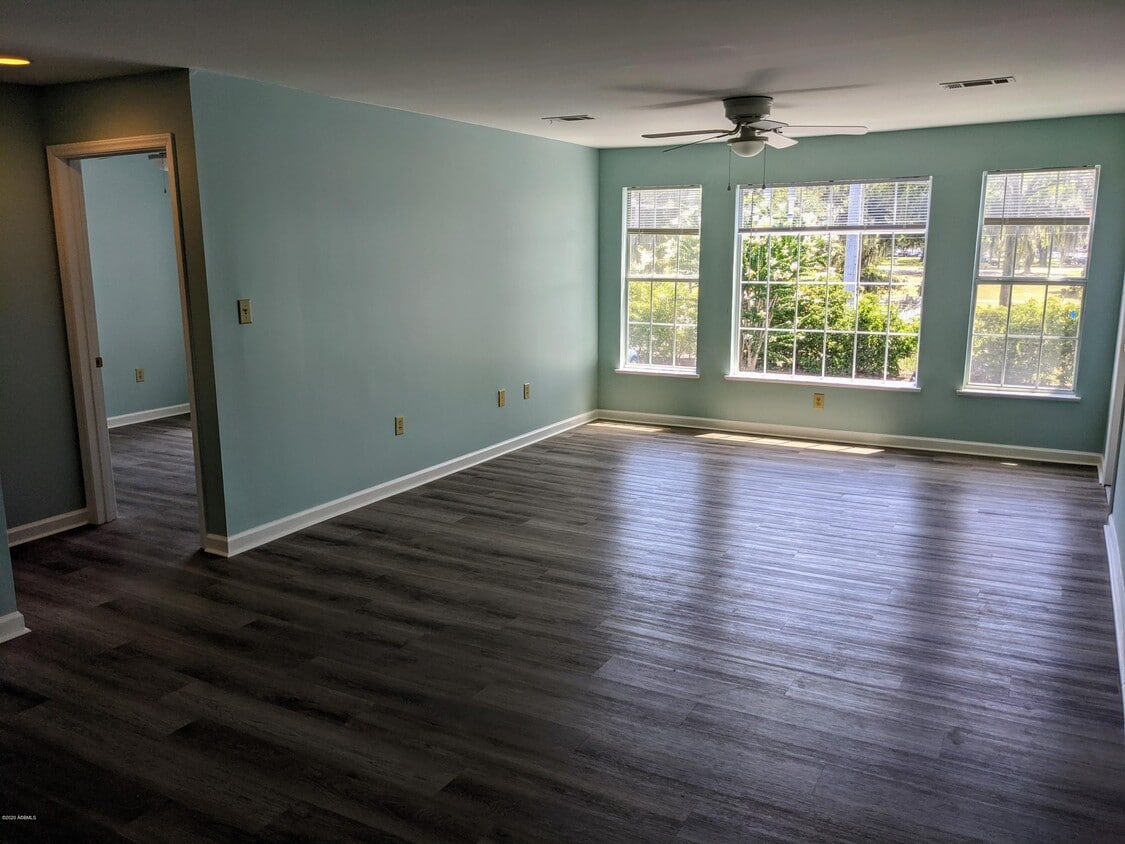 Foto principal - 1231 Ladys Island Dr